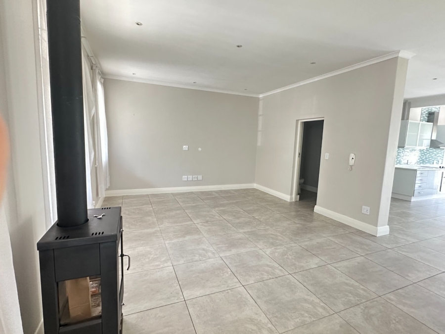 To Let 3 Bedroom Property for Rent in Green Point Western Cape